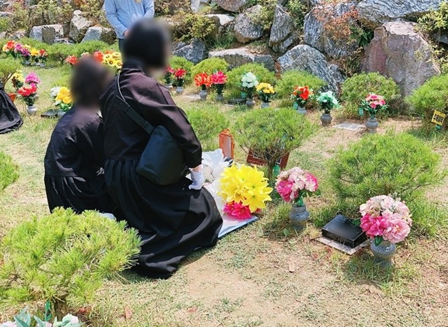 장례시어린자녀는