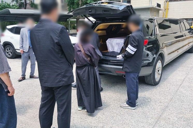 빛장례식장 후불상조로 진심 어린 작별 인사하며