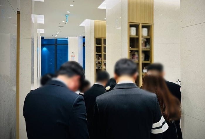 처음이라 더 무겁고 막막한 '상주'의 역할, 장례준비 가이드