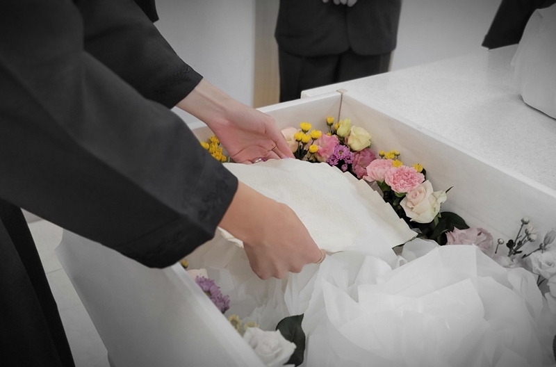 전통 장례와 현대 장례 비교 장례의 본질은 결국 ‘어떻게 잘 이별할 것인가’에 대한 고민입니다